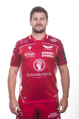 130819 - Scarlets Rugby Squad - Marc Jones