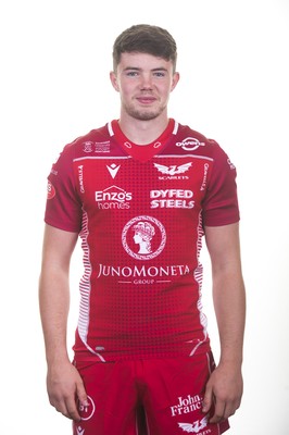 130819 - Scarlets Rugby Squad - Osian Knott