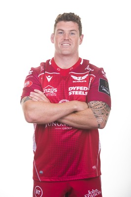 130819 - Scarlets Rugby Squad - Phil Price