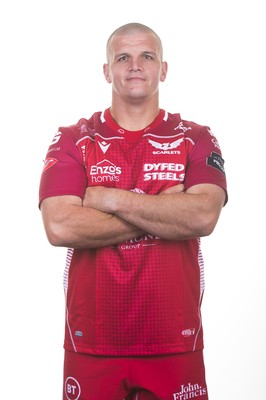 130819 - Scarlets Rugby Squad - Simon Gardiner