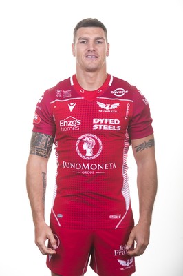 130819 - Scarlets Rugby Squad - Tom James