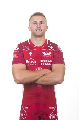 130819 - Scarlets Rugby Squad - Tom Prydie