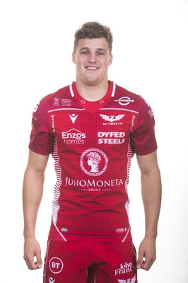 130819 - Scarlets Rugby Squad - Tomi Lewis