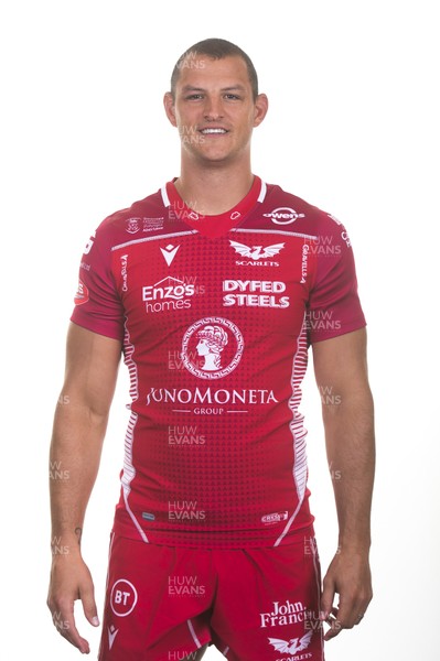 130819 - Scarlets Rugby Squad - Aaron Shingler