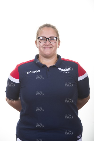 130819 - Scarlets Rugby Squad - Sara Davies