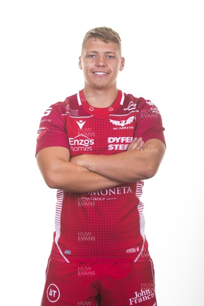 130819 - Scarlets Rugby Squad - Taylor Davies