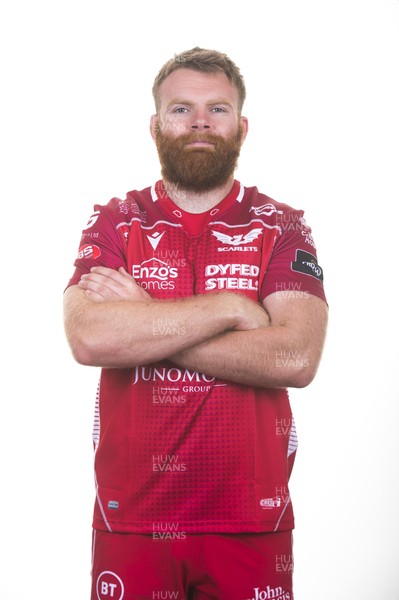 130819 - Scarlets Rugby Squad - Tom Phillips