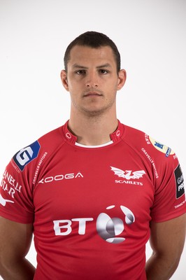 110816 - Scarlets Squad Portraits 2016-17 Season - Aaron Shingler