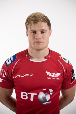 110816 - Scarlets Squad Portraits 2016-17 Season - Aled Davies