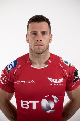 110816 - Scarlets Squad Portraits 2016-17 Season - Gareth Davies