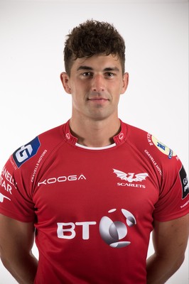 110816 - Scarlets Squad Portraits 2016-17 Season - Lewis Rawlins