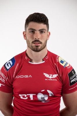 110816 - Scarlets Squad Portraits 2016-17 Season - Matthew Owen