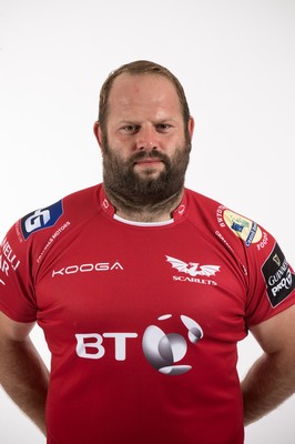 110816 - Scarlets Squad Portraits 2016-17 Season - Peter Edwards