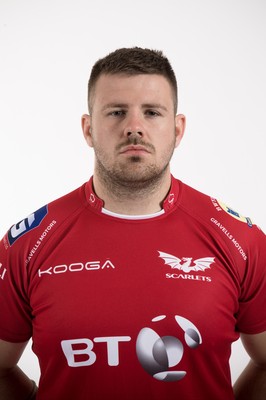 110816 - Scarlets Squad Portraits 2016-17 Season - Rob Evans