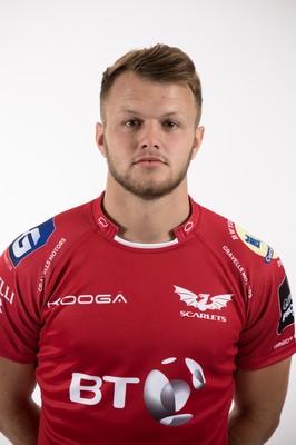 110816 - Scarlets Squad Portraits 2016-17 Season - Steff Hughes