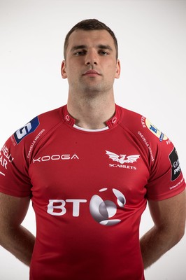 110816 - Scarlets Squad Portraits 2016-17 Season - Tadhg Beirne