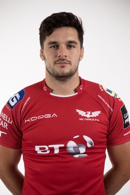 110816 - Scarlets Squad Portraits 2016-17 Season - Tom Price