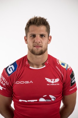 110816 - Scarlets Squad Portraits 2016-17 Season - Tom Williams