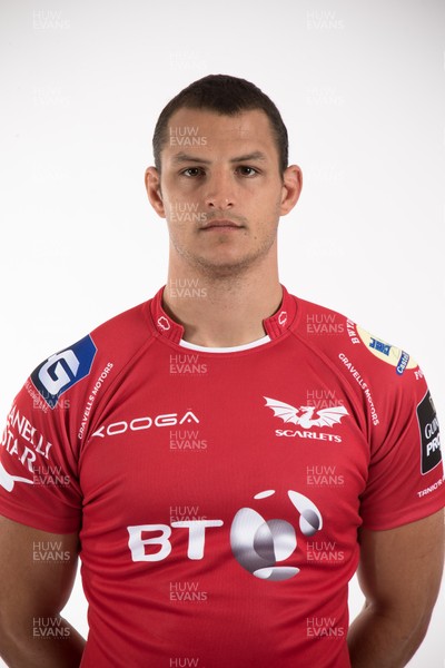 110816 - Scarlets Squad Portraits 2016-17 Season - Aaron Shingler