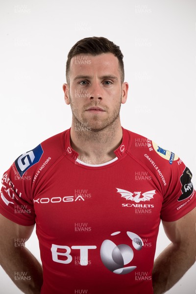 110816 - Scarlets Squad Portraits 2016-17 Season - Gareth Davies