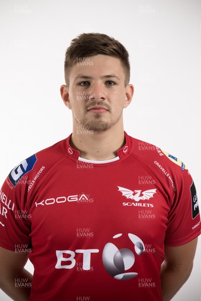 110816 - Scarlets Squad Portraits 2016-17 Season - Shaun Evans