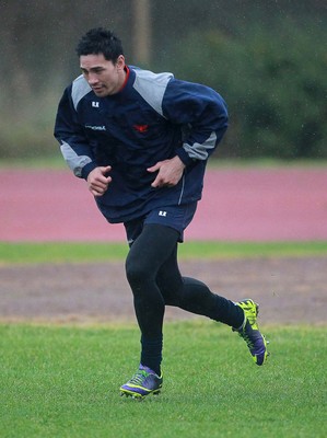 070115 - Scarlets Training - Regan King during training