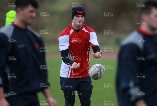 070115 - Scarlets Training - Steven Stringer during training