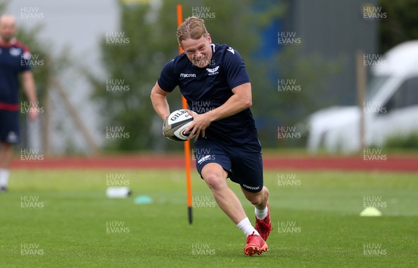 070720 - Scarlets Rugby return to training after the three month shut down due to coronavirus - Sam Costelow during training
