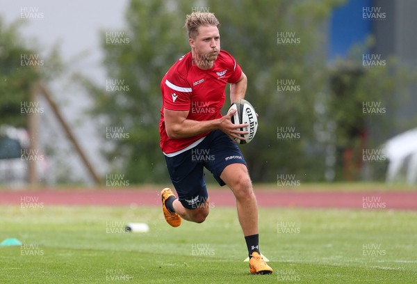 070720 - Scarlets Rugby return to training after the three month shut down due to coronavirus - Tyler Morgan during training
