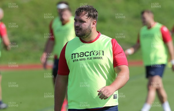240821 - Scarlets Training Session - Harri O'Connor during training session