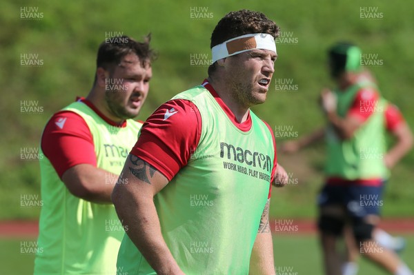 240821 - Scarlets Training Session - Phil Price during training session
