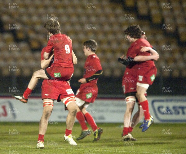 200213 - Scarlets v Cardiff Blues South - Age Grade Final -  The Scarlets celebrate 