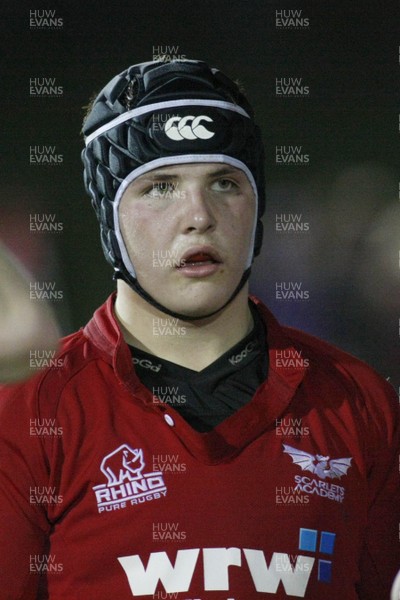 28.10.09 Scarlets Under 16's v Ospreys Under 16's - Regional Age Grade Championship - Scarlets' prop Bradley Davies. 