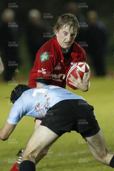 28.10.09 Scarlets Under 16's v Ospreys Under 16's - Regional Age Grade Championship - Scarlets' no. 8 Jonathan Williams goes on a charge. 