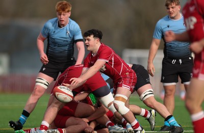 160225  Scarlets U18s v Cardiff U18s, WRU Regional Age Grade Semi Final - Cellan Allcock of Scarlets looks to set up an attack