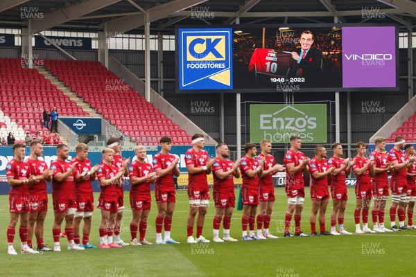160923 - Scarlets v Barbarians - Phil Bennett Memorial Game - Players pay tribute to Phil Bennett