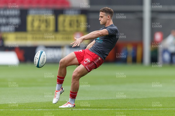 160923 - Scarlets v Barbarians - Phil Bennett Memorial Game - Kieran Hardy of Scarlets warms up ahead of the match