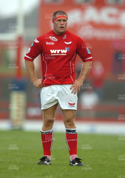 25.08.07 - Llanelli Scarlets v Bath - Pre Season Friendly - Llanelli's Bruce Douglas 