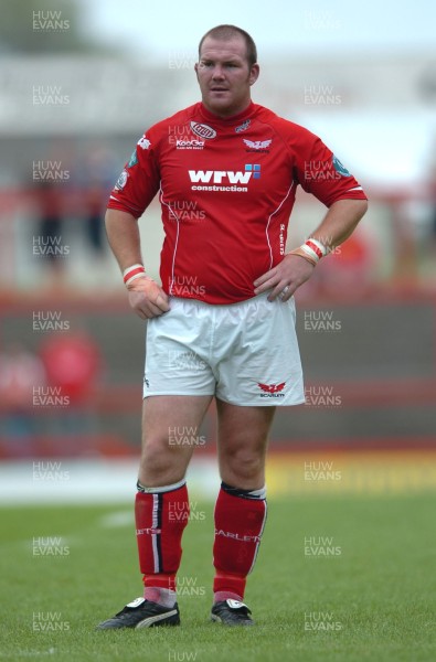 25.08.07 - Llanelli Scarlets v Bath - Pre Season Friendly - Llanelli's Phil John 