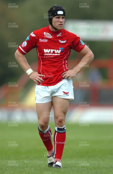 25.08.07 - Llanelli Scarlets v Bath - Pre Season Friendly - Llanelli's Gavin Evans 