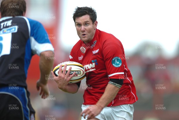 25.08.07 - Llanelli Scarlets v Bath - Pre Season Friendly - Llanelli's James Hayter 