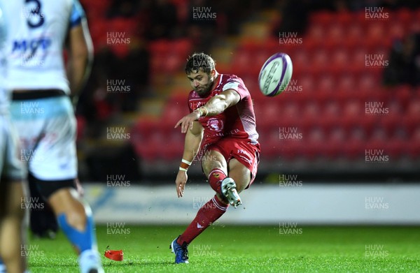 141219 - Scarlets v Bayonne - European Rugby Challenge Cup - Leigh Halfpenny of Scarlets kicks at goal