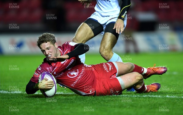141219 - Scarlets v Bayonne - European Rugby Challenge Cup - Angus O’Brien of Scarlets scores try