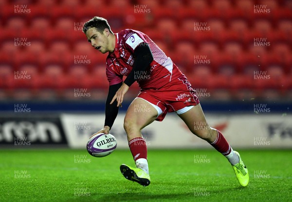 141219 - Scarlets v Bayonne - European Rugby Challenge Cup - Kieran Hardy of Scarlets runs in to score his second try