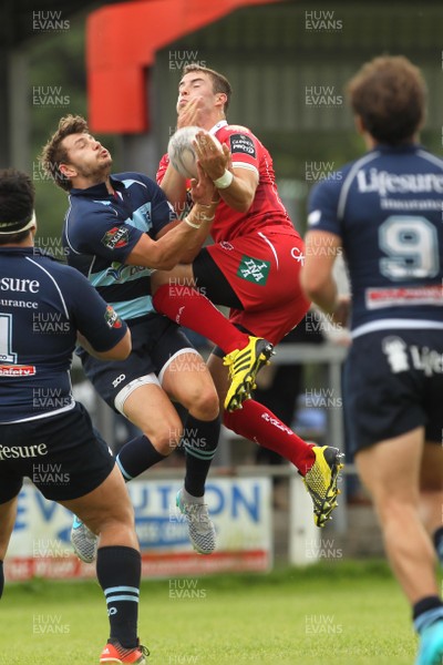 290815 Scarlets v Bedford Pre Season FriendlySteve Shingler takes a high ball for Scarlets