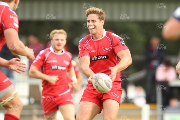 290815 Scarlets v Bedford Pre Season FriendlyAled Thomas in the thick of the action for Scarlets