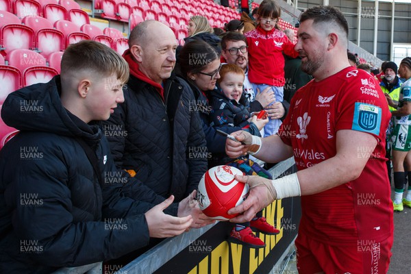 230324 - Scarlets v Benetton - United Rugby Championship - Wyn Jones of Scarlets with fans at the end of the match