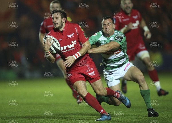 031117 - Scarlets v Benetton Rugby, Guinness PRO14 - Dan Jones of Scarlets dives in to score try