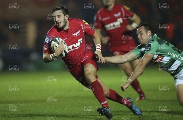 031117 - Scarlets v Benetton Rugby, Guinness PRO14 - Dan Jones of Scarlets dives in to score try