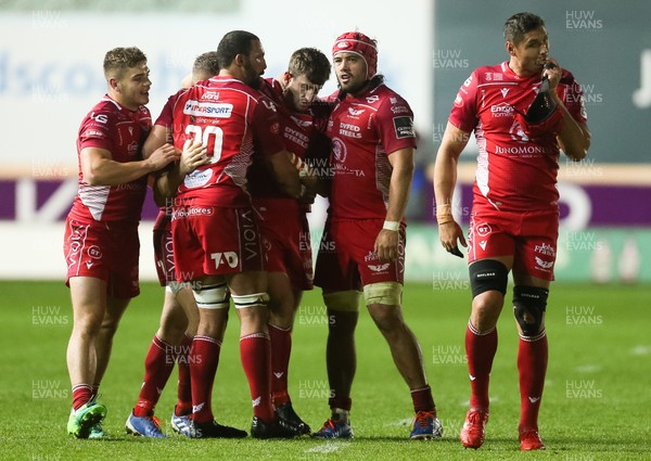 091119 - Scarlets v Benetton Rugby, Guinness PRO14 - Dan Jones of Scarlets is congratulated by team mates after he kicks the winning points with the final kick of the match